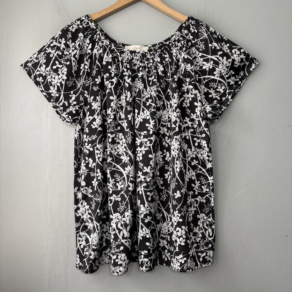 LOFT Top Size Large Silky Black White Flowy Dark Floral Romantic Preppy